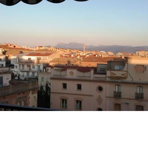 Pis amb grans vistes a Montserrat