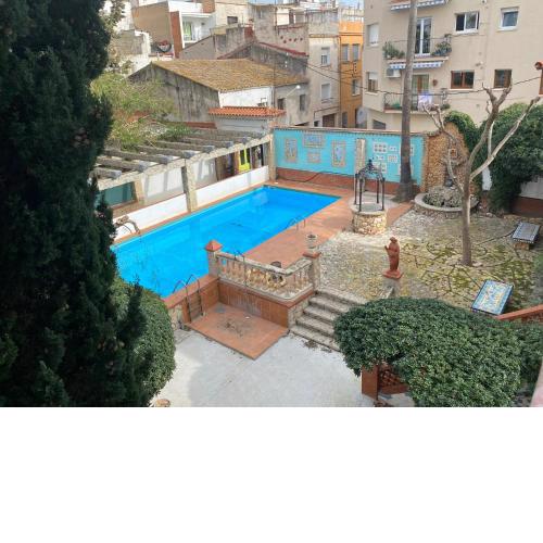PISCINA y PLAYA EN COSTA DORADA