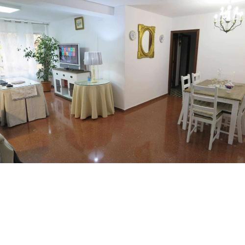 Piso amplio a 8 min Mezquita Juderia Casco Hist
