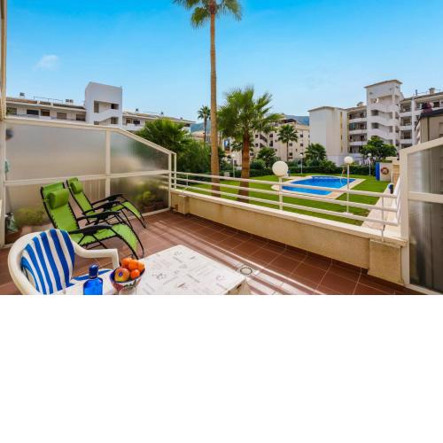 Piso con Terraza y Piscina