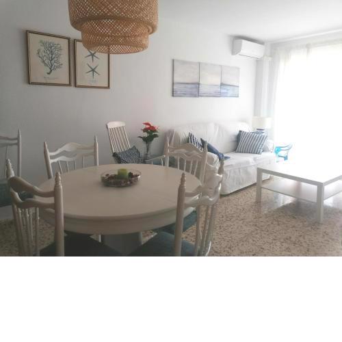 Piso familiar con piscina y aparcamiento en Torre del Mar