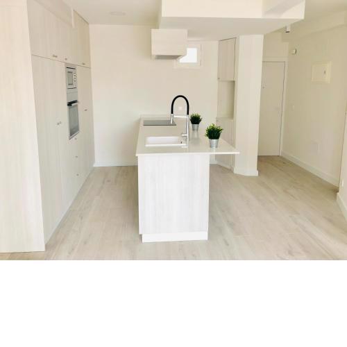 Pisos con Piscina Barrio Exclusivo-WizinkCenter