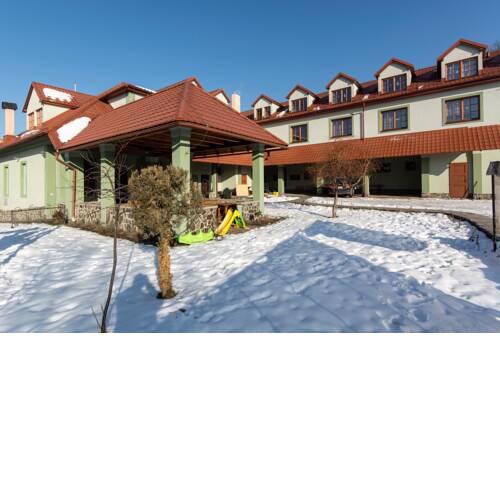 Pivnica a Penzion pri studni