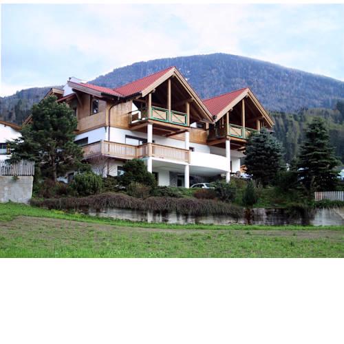 Piz*** Apart Raich