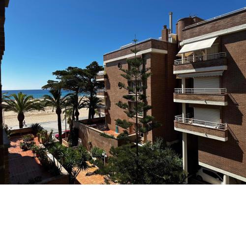 Plage et piscine Torredembara