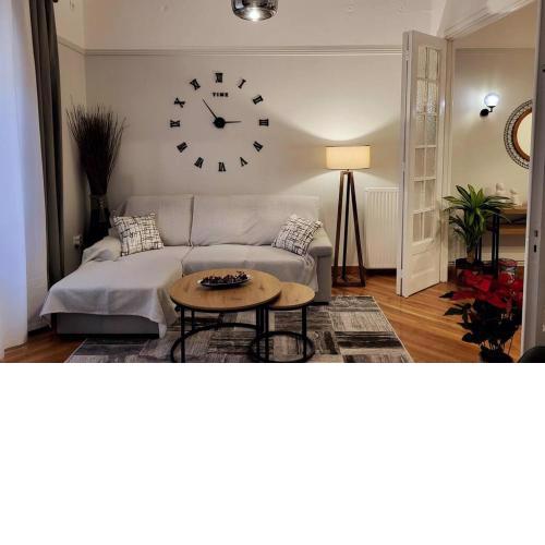 Plaka Sofi Suite