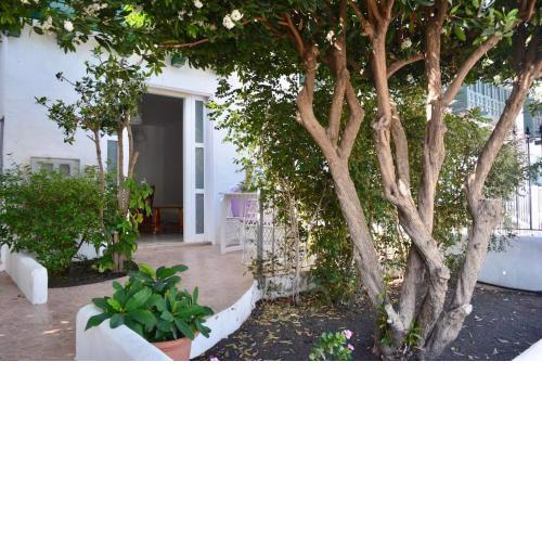 PLAYA CHICA apt with terrace 100 m from the sea