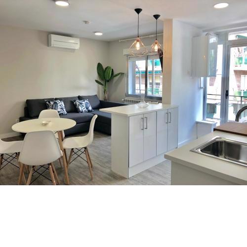 Plaza 5 Carabanchel Apartment