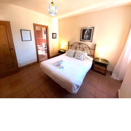 Plaza Andalucía Edificio Enebro 4-6 pax