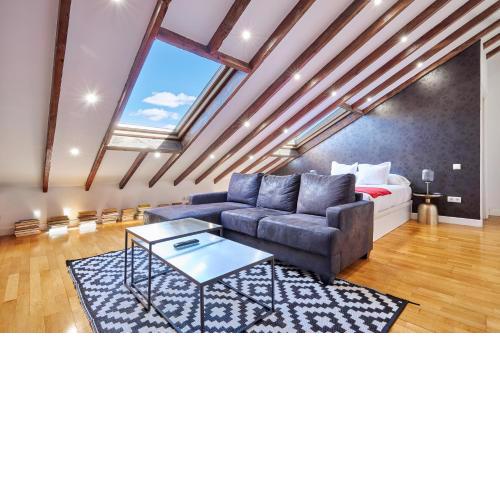 PLAZA MAYOR SUITE, by presidence rentals