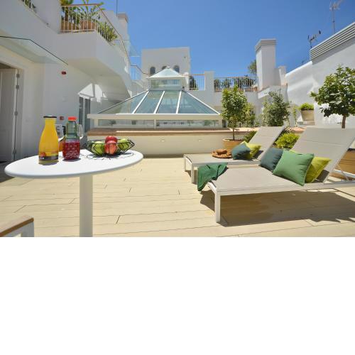 Plaza Mina Suites - Adults Recommended