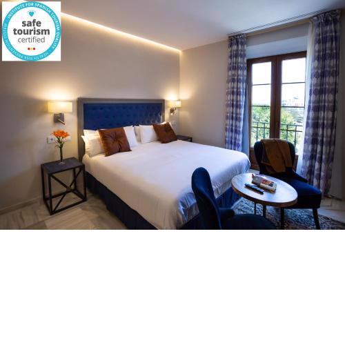 Plazuela del Carbón Suites