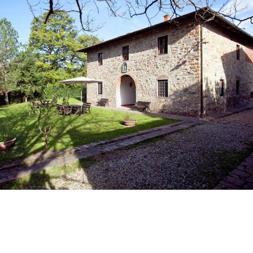 Pleasant Apartment with Swimming Pool Garden BBQ Parking