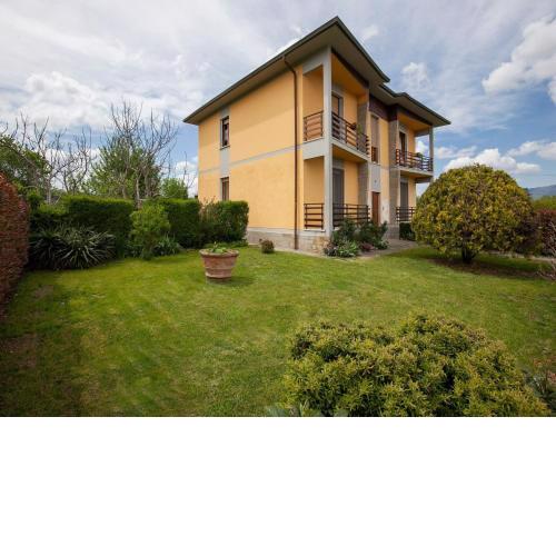 Pleasant holiday home with garden in Mugello on the outskirts of Florence
