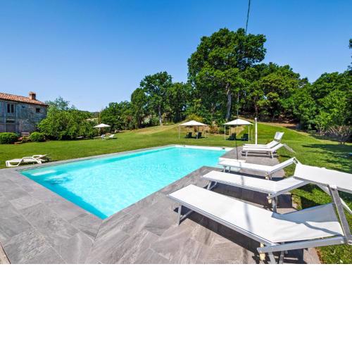 Pleasing Holiday Home in Frontino with Swimming Pool