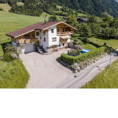Plush Apartment in Ramsau near Horbergbahn Ski Resort