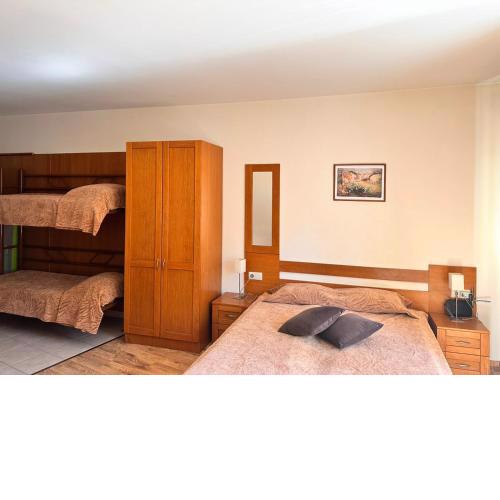 PM Services Royal Plaza Apartments