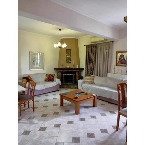 Pnoe Luxury House