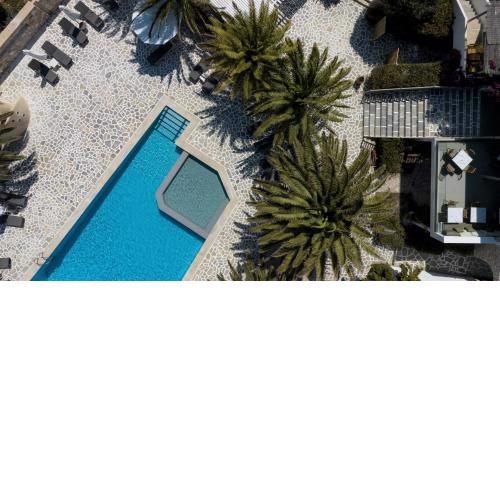 Pnoi Hotel