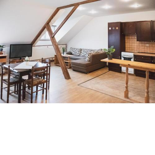 Podkrovní apartmán s výhledem na náměstí