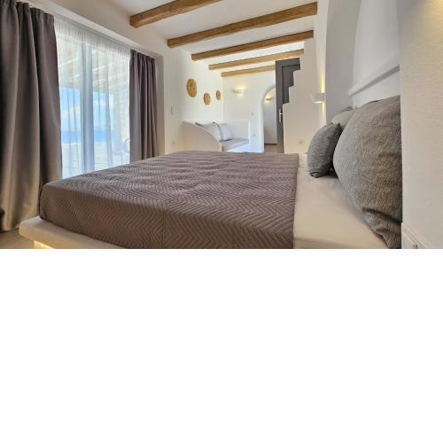 Polychronis Suite