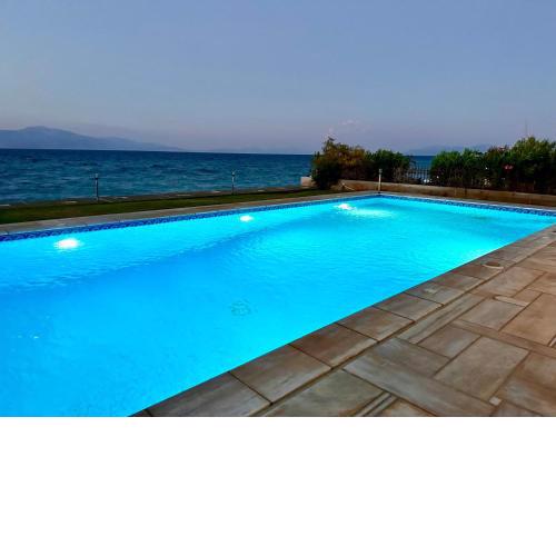 Pool Beachouse With Stunning Views