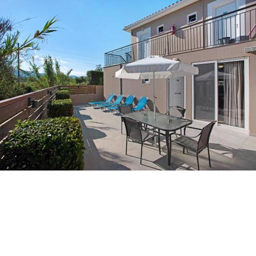 Pool Side Paradise Suite