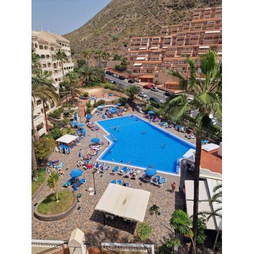 Pool View 2 Bedroom Duplex In Castle Harbour
