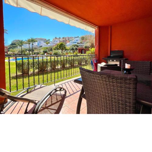 Pool View GOLF FAMILY Ground Floor Terrace with barbecue in Mijas Costa