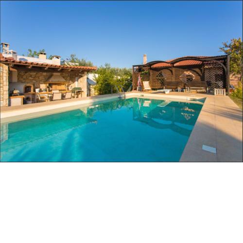 Pool villa near to airport/free car available