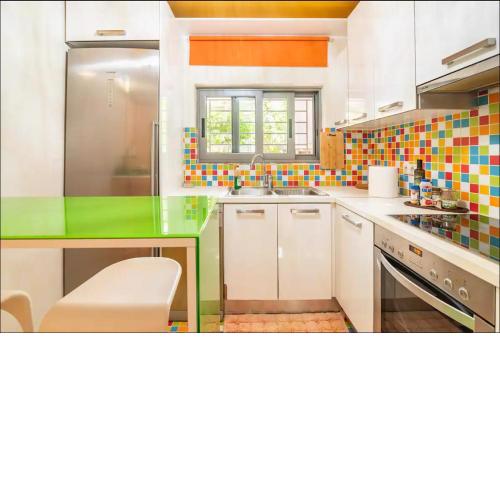 Pop Art Home - Experience Local Vibes