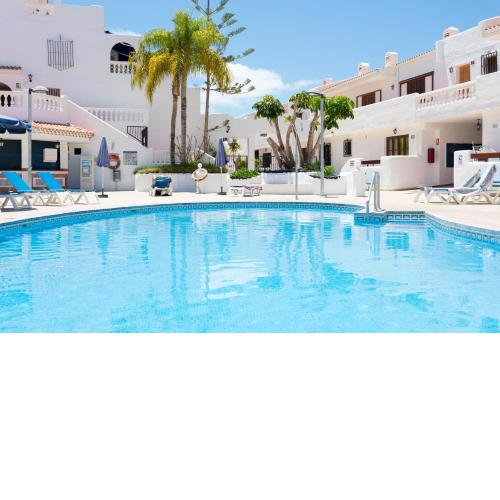 PORT ROYAL APARTMENTS, Heated pool, Speed WiFi, Terrace