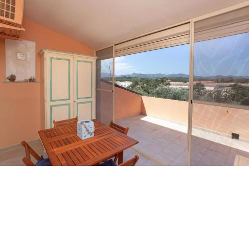 Porto Coda Cavallo Beach House a 300 mt dal mare, con terrazza panoramica