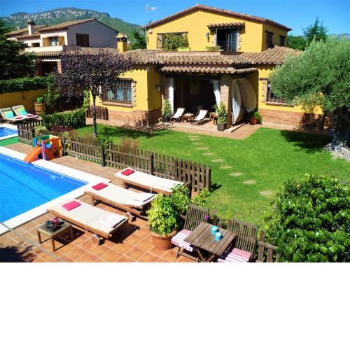 Preciosa villa cerca playa Gran jardín piscina privada vallada y barbacoa Wifi