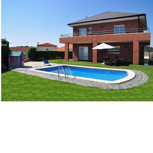 Preciosa villa con gran intimidad y piscina