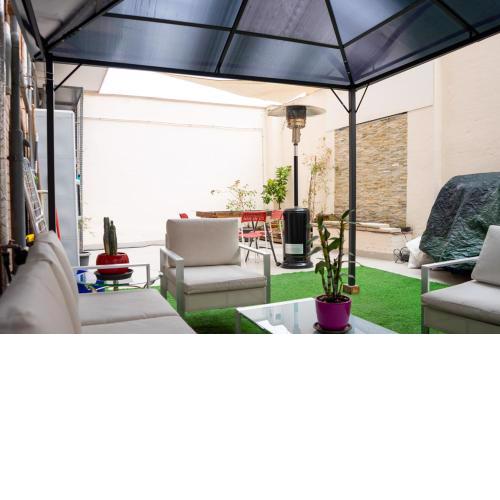 Precioso con patio, tranquilo