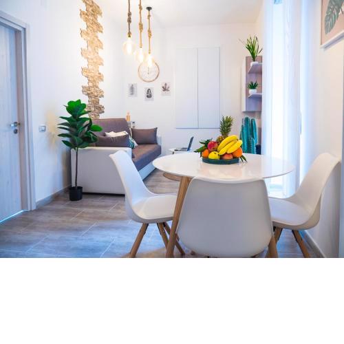 Premium Apartment in Chiaia, Naples Center, Near Seaside