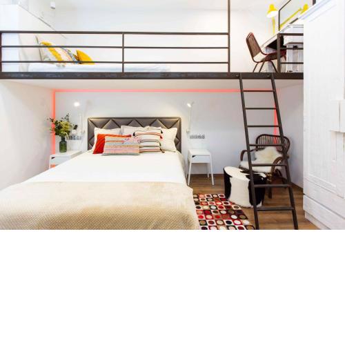 Premium Rooms by Hi5 - Style at the Comedy Theater