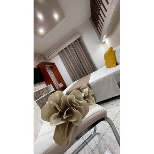 PREMIUM SUITES