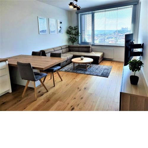 Prestigious SKY PARK apartment - City view