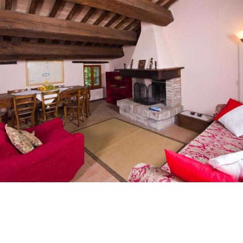 Pretty Holiday Home in Acqualagna with Swimming Pool