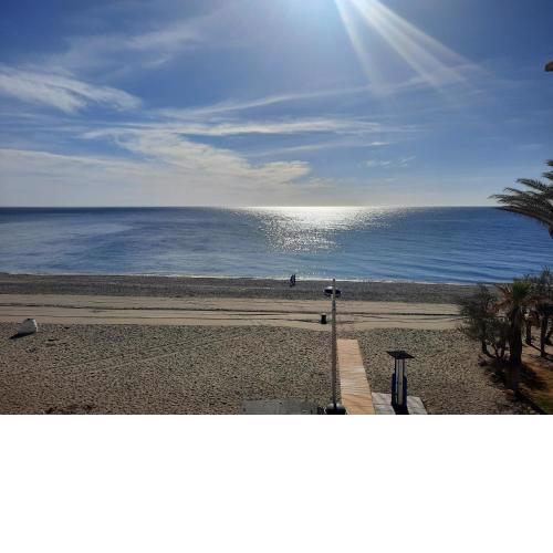 Primera linea de Playa a 10 min Estepona