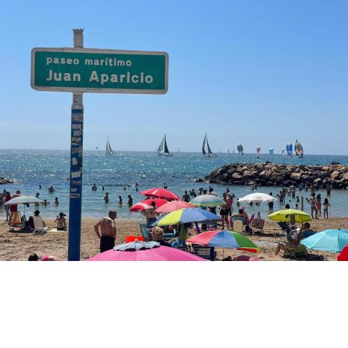 Primera linea playa Del Cura
