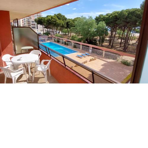 Primera línea y vistas al mar con piscina