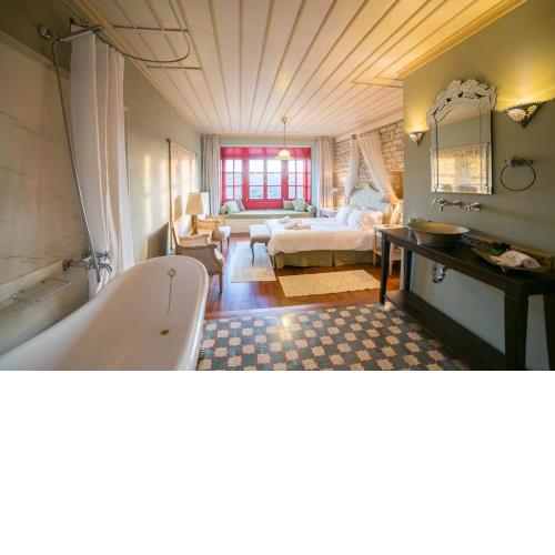 Primoula Country Hotel & Spa