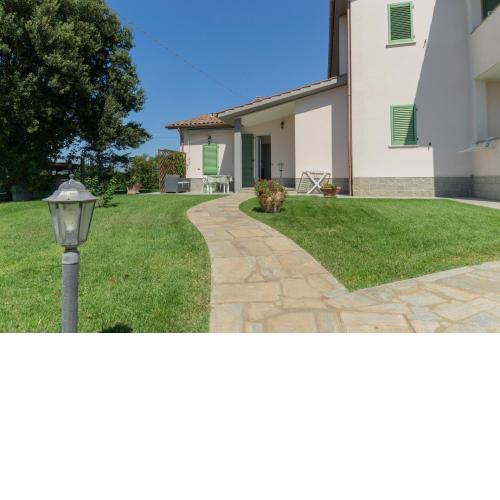 Privacy Just 1 Miles from the Sea - With free Parking & Wi-Fi
