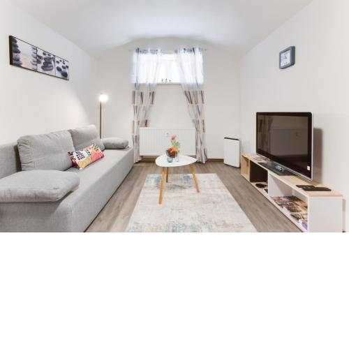 Private Studio By Prague Hosts