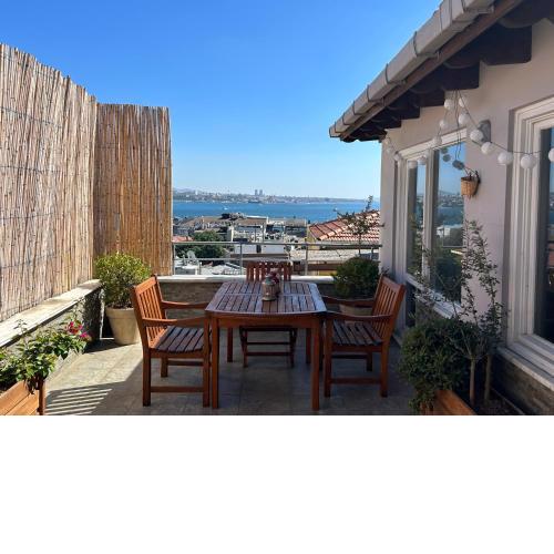 Private Terrace 2 Bedrooms 3 Air Con Lift at Galata