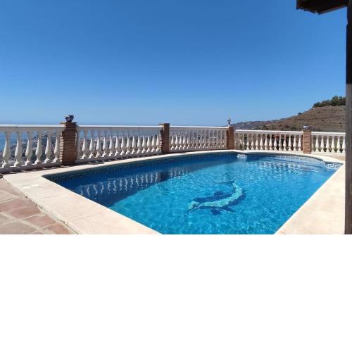 Private Villa with Panoramic Seaviews, Pool & WiFi