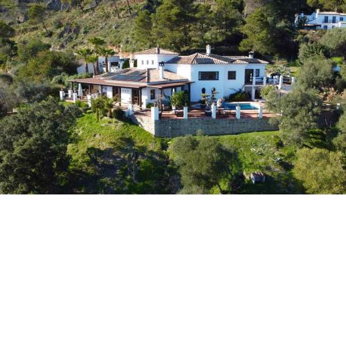 Private villa with pool and amazing views
